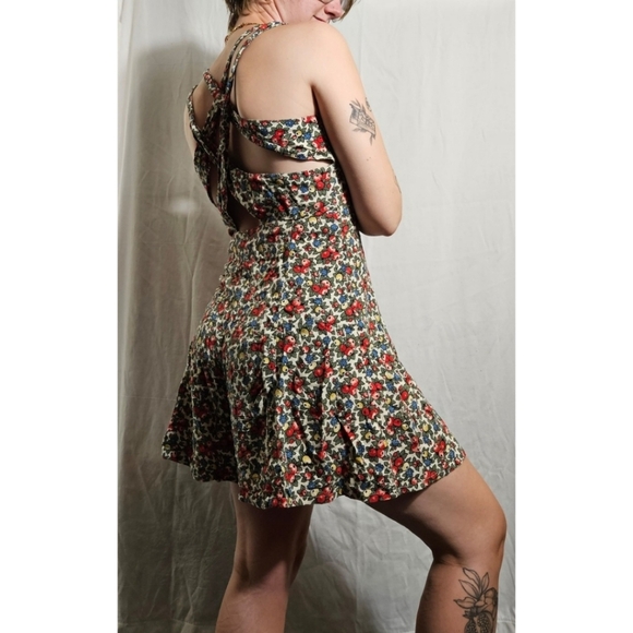 Vintage 70's Floral Fruit Romper With Cross Back Detailing - Picture 8 of 8